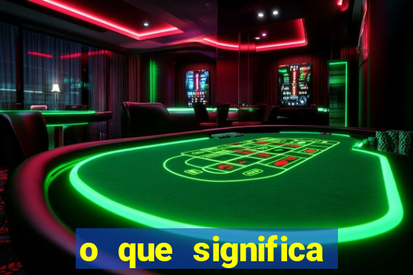 o que significa quando a luz acende sozinha